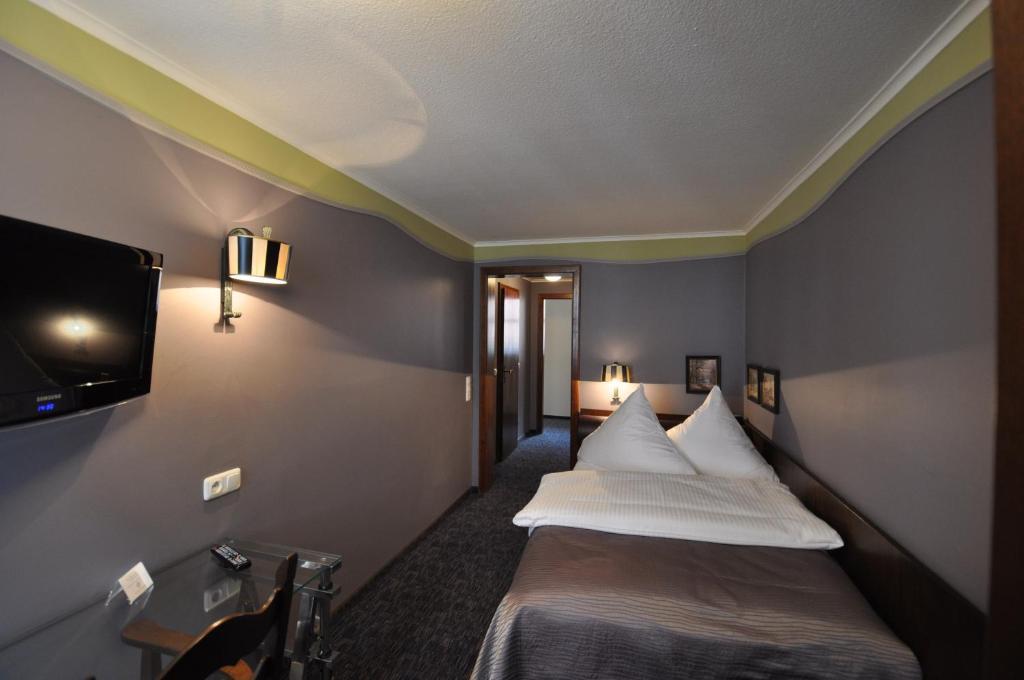 Hotel Schmuckkaestchen Miltenberg Ruang foto