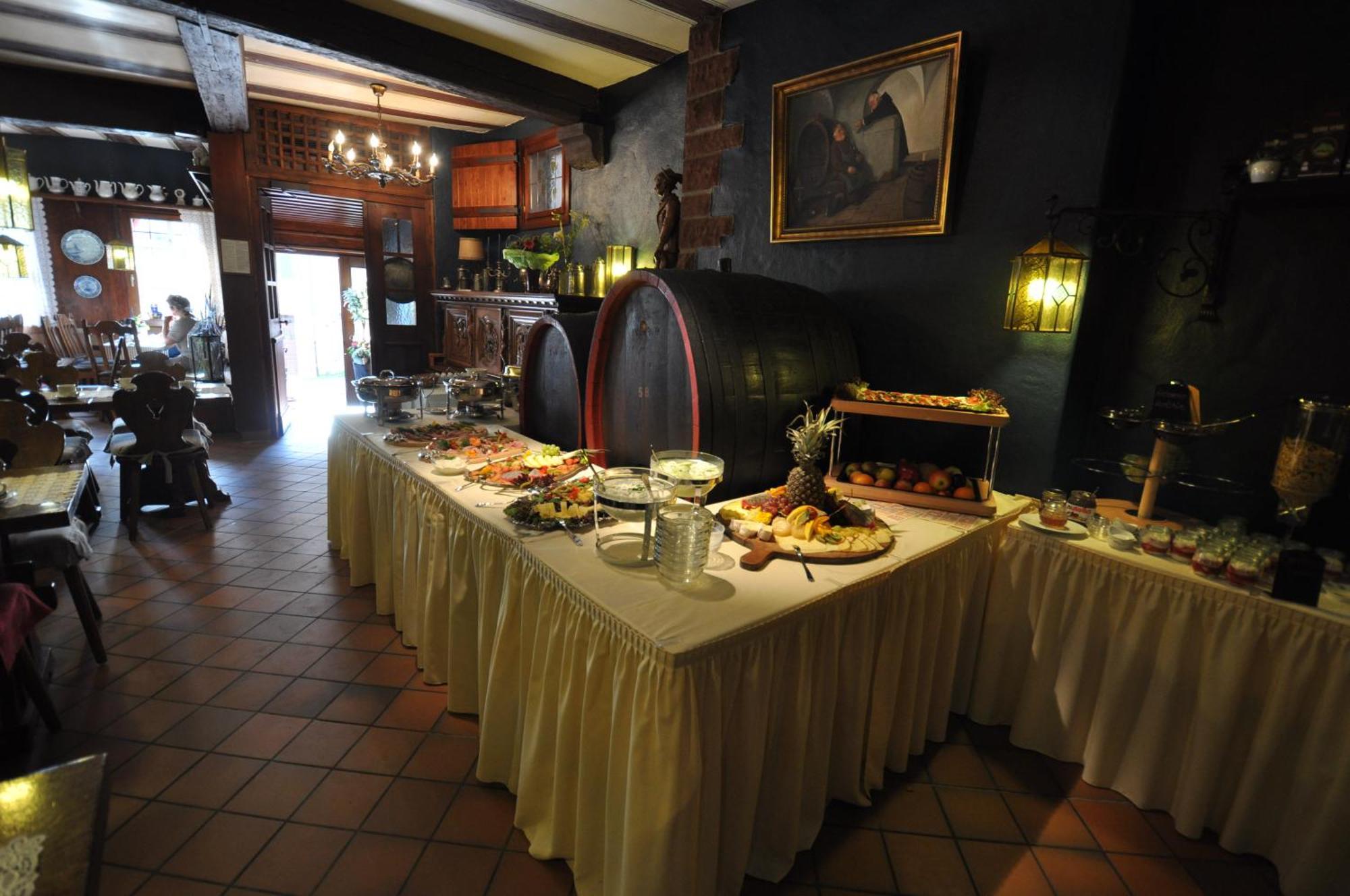 Hotel Schmuckkaestchen Miltenberg Bagian luar foto