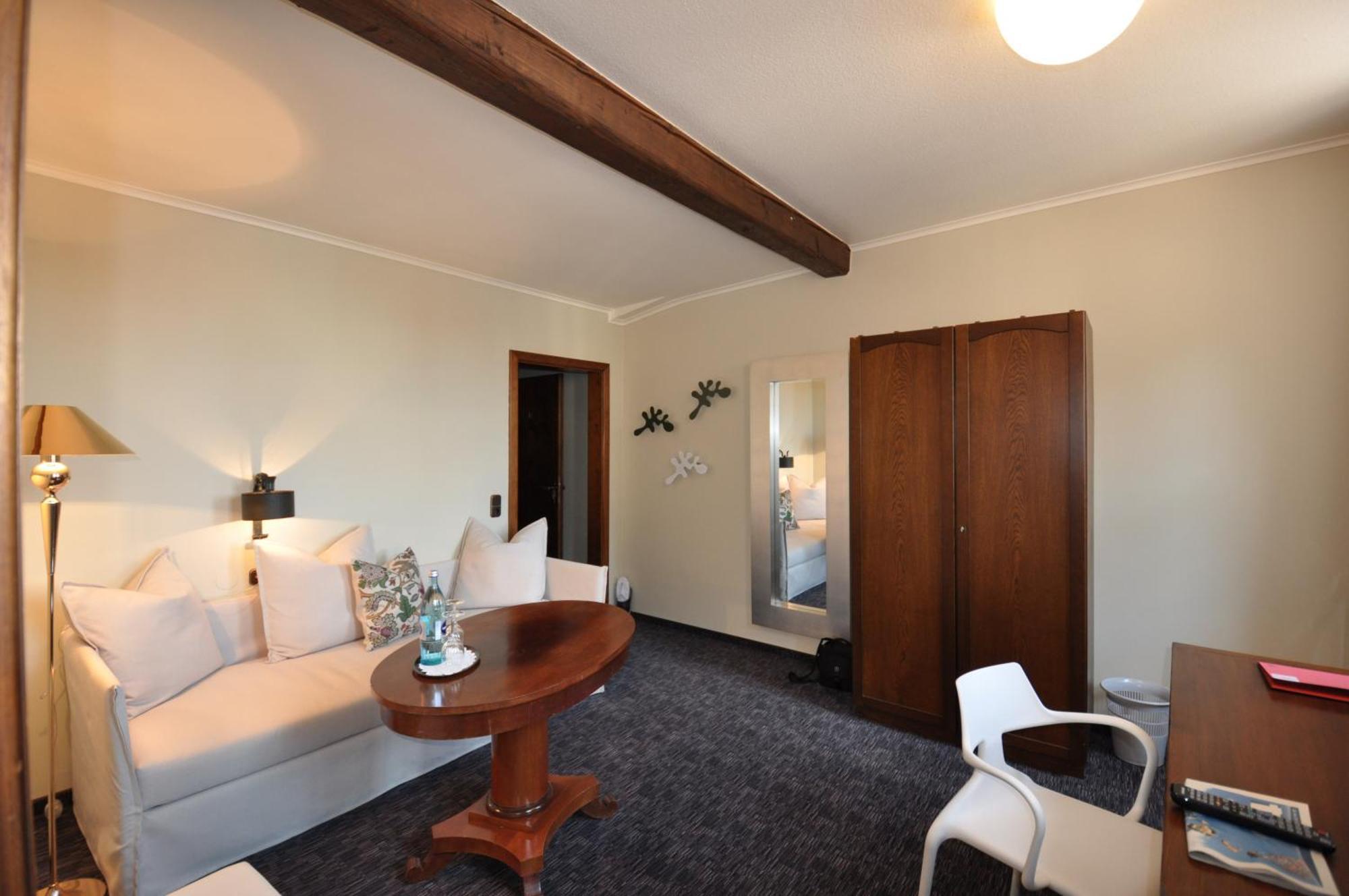 Hotel Schmuckkaestchen Miltenberg Bagian luar foto