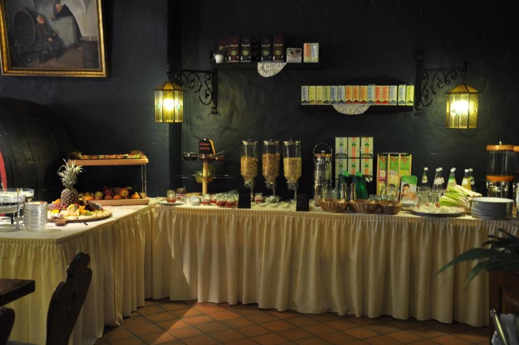 Hotel Schmuckkaestchen Miltenberg Bagian luar foto