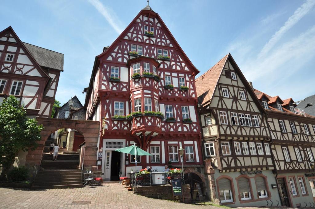 Hotel Schmuckkaestchen Miltenberg Ruang foto