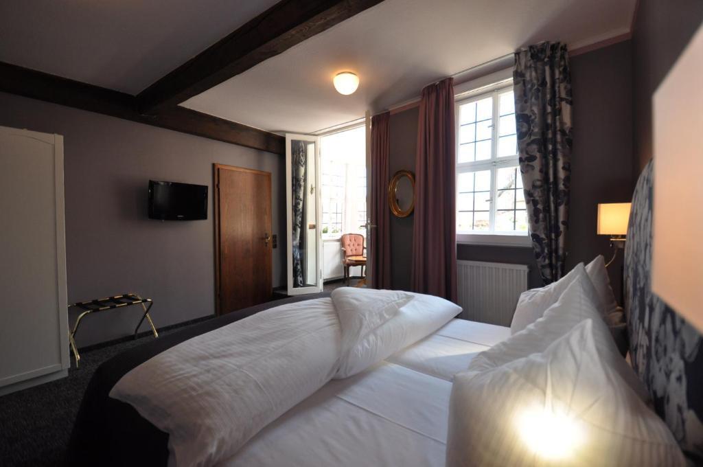 Hotel Schmuckkaestchen Miltenberg Ruang foto