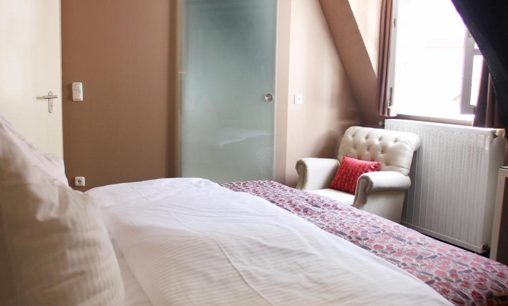 Hotel Schmuckkaestchen Miltenberg Ruang foto